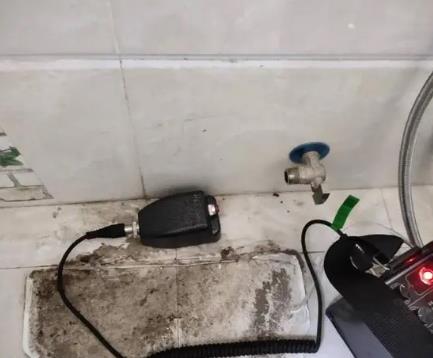 湖州市屋顶漏水维修公司分享下卫生间漏水的危害及解决方法